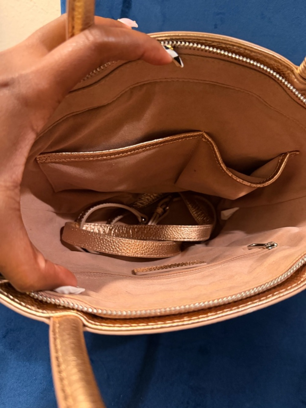 Sassy Jones RoseGold Kyra Handbag - Picture 3 of 3